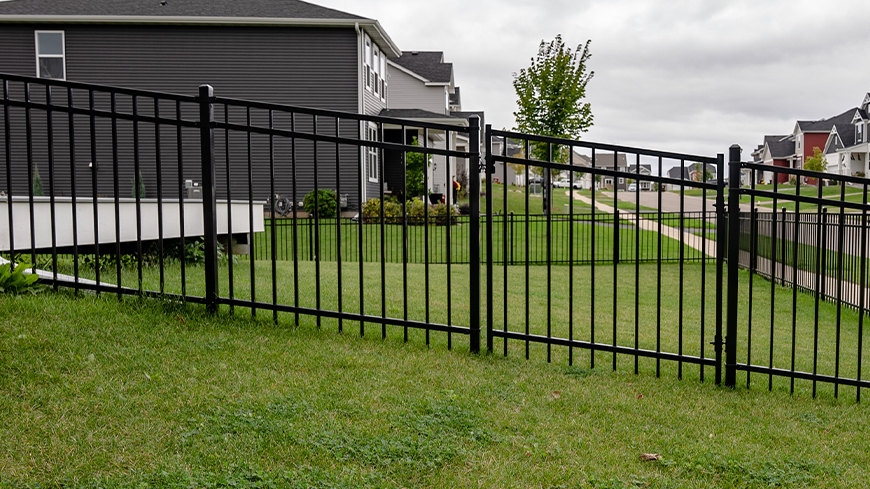 guide to selecting optimal fence height